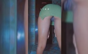 Naija Babe Showing Pussy On Mini Skirt