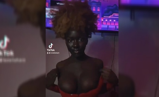 Kenyan Model Showing Her Boobs